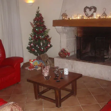 Castelsagrat, 5 Pieces, 9 Personnes - Fr-1-605-2 * Castelsagrat